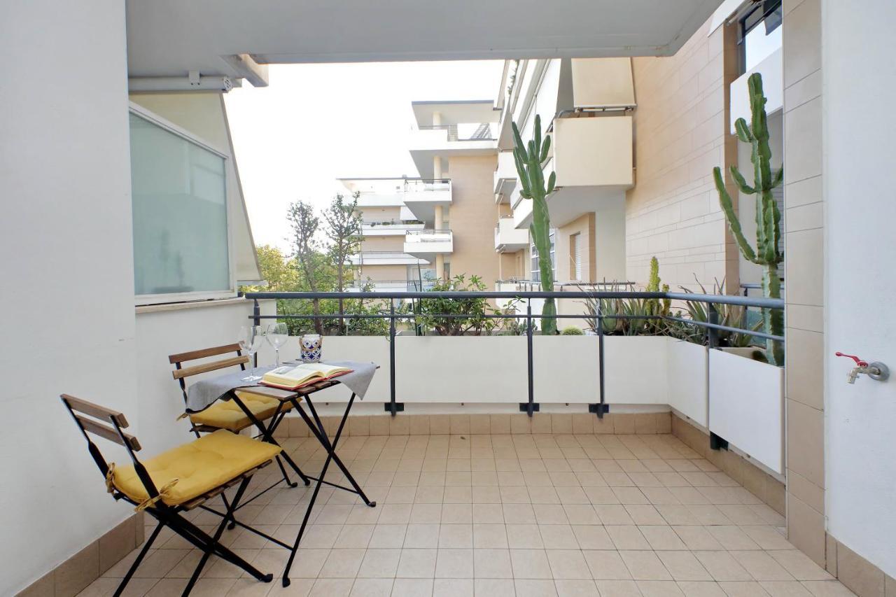 Bilocale Con Vista Sull'Aeroporto - Comodo Per Il Viaggio Fiumicino Ngoại thất bức ảnh